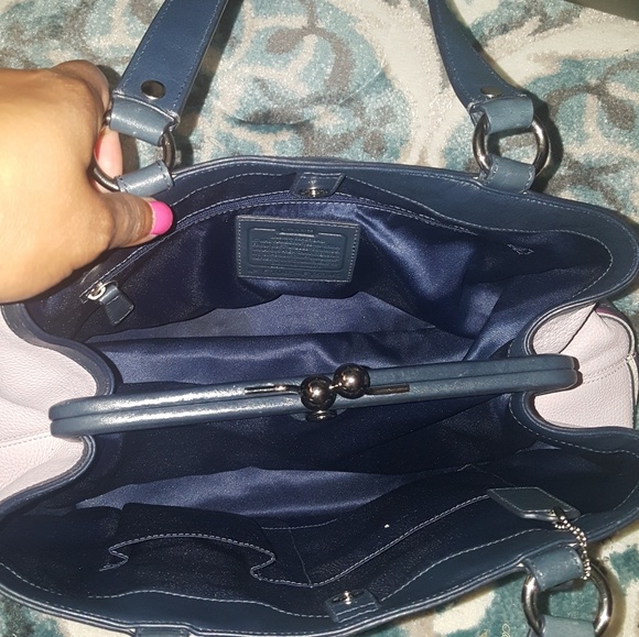 ********SOLD**********Medium coach satchel - Picture 6 of 6